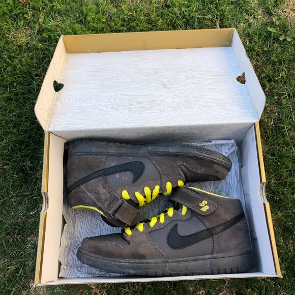 Nike SB Dunk Mid Batman - Picture 2 of 8